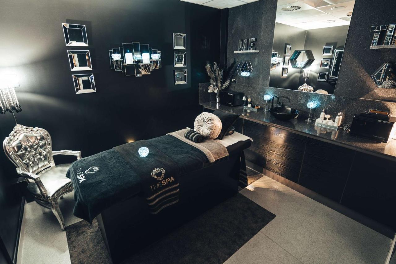 Blackpool Football Club Stadium Hotel, A Member Of Radisson Individuals Ngoại thất bức ảnh