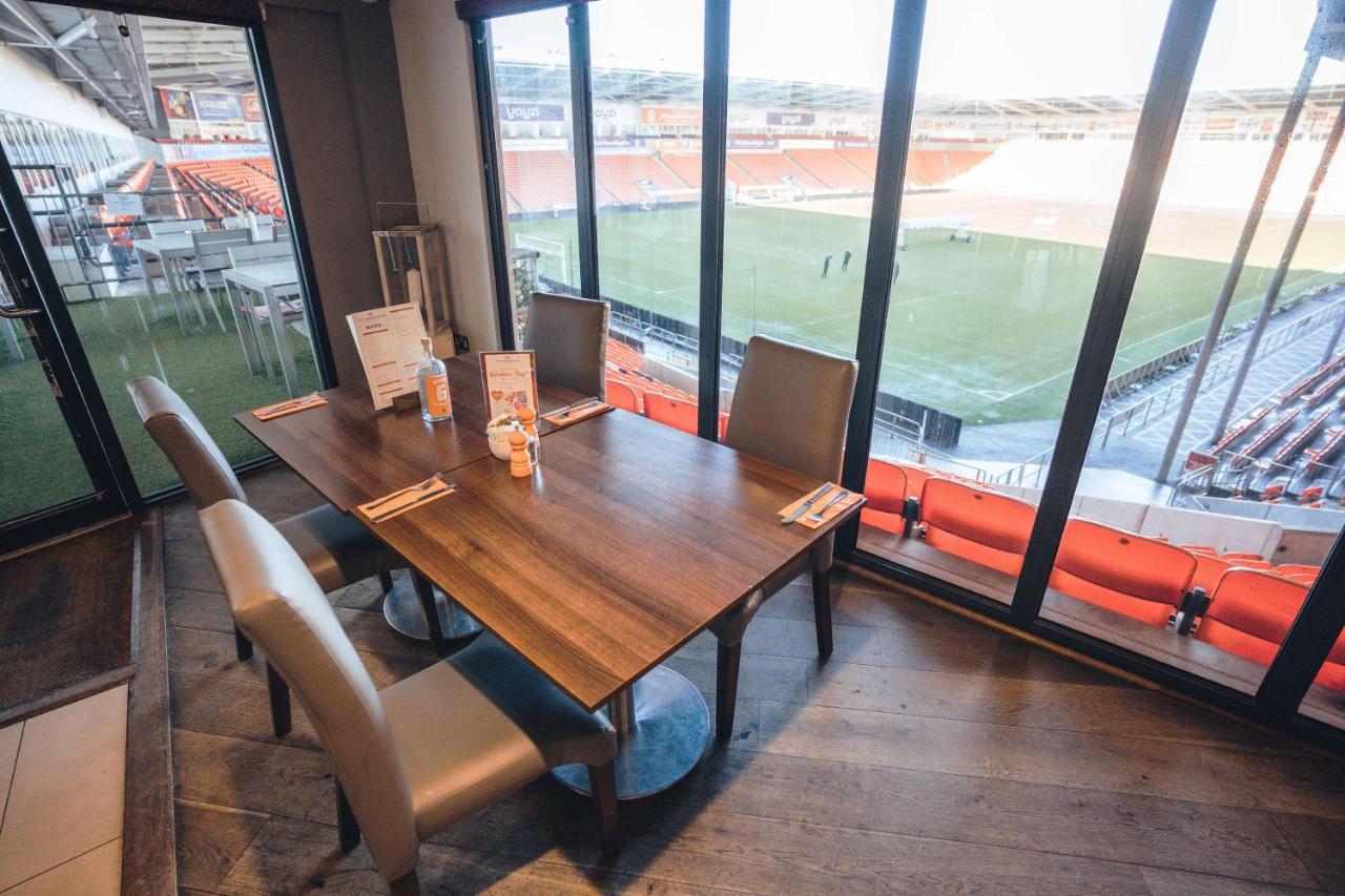 Blackpool Football Club Stadium Hotel, A Member Of Radisson Individuals Ngoại thất bức ảnh